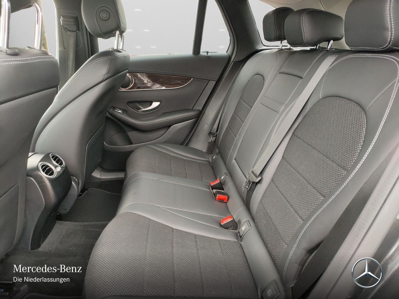 Mercedes-Benz GLC 300 d 4M Exclusive - Samsaru's Car Outlet