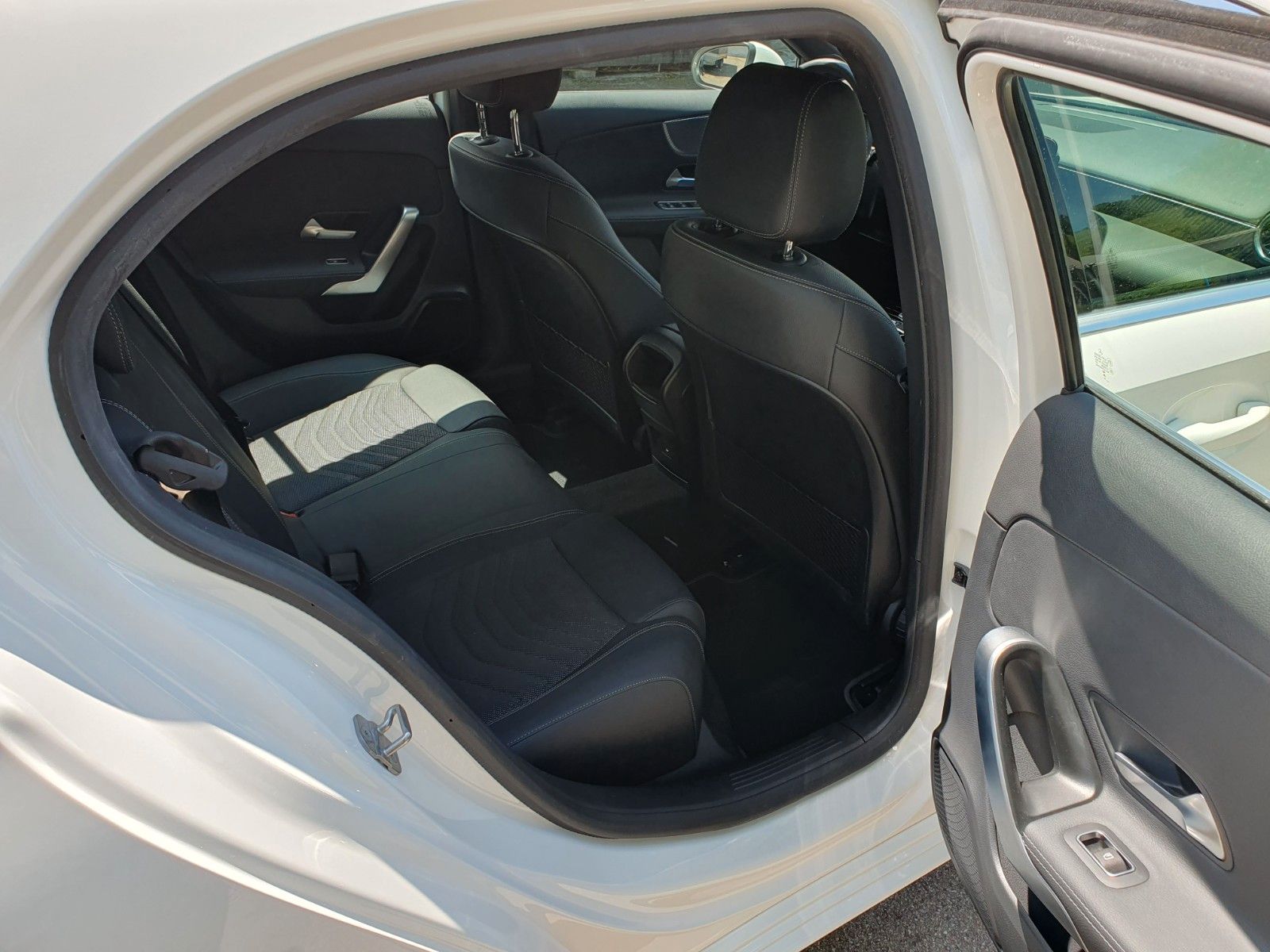 Mercedes-Benz A 180 Progressive - Samsaru's Car Outlet