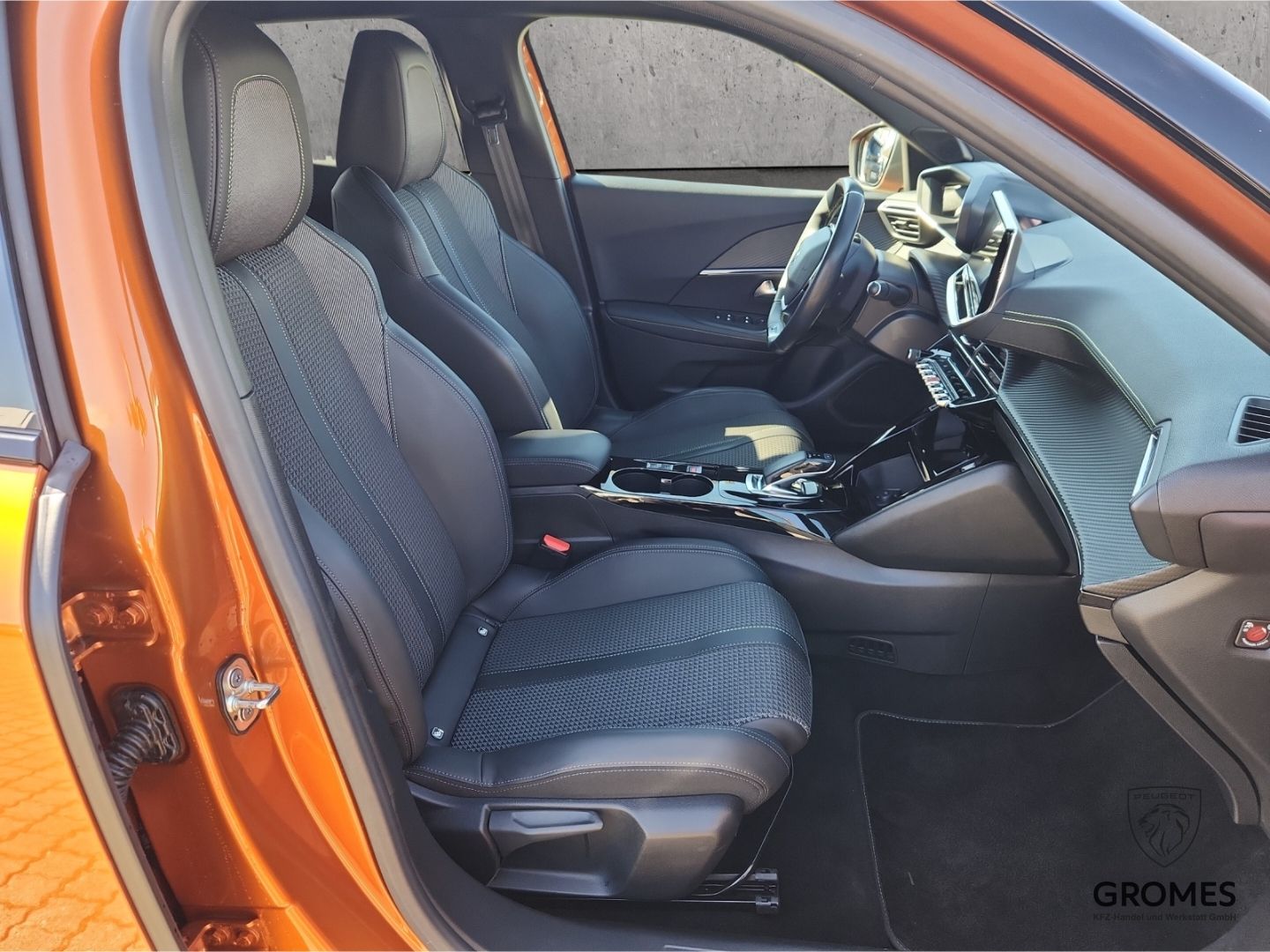 Peugeot 2008 e 136 GT - Samsaru's Car Outlet