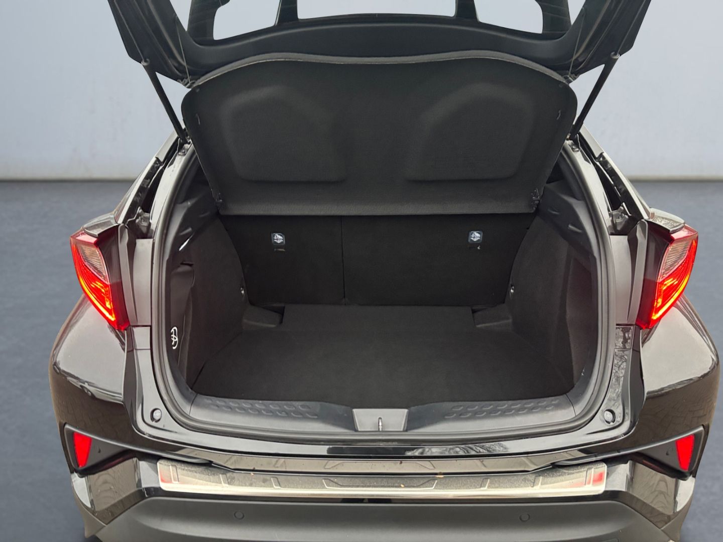 Toyota C-HR 1.8 Hybrid Team D *LED*Navi*CAM*CarPlay*SHZ
