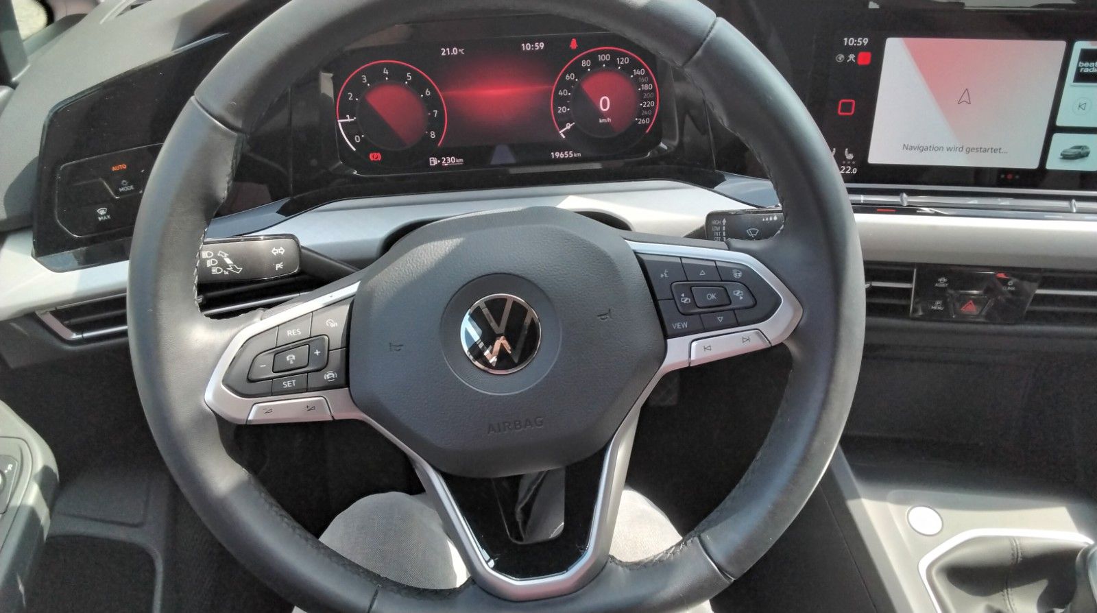 Volkswagen Golf VIII Variant 1.5 TSi - Samsaru's Car Outlet