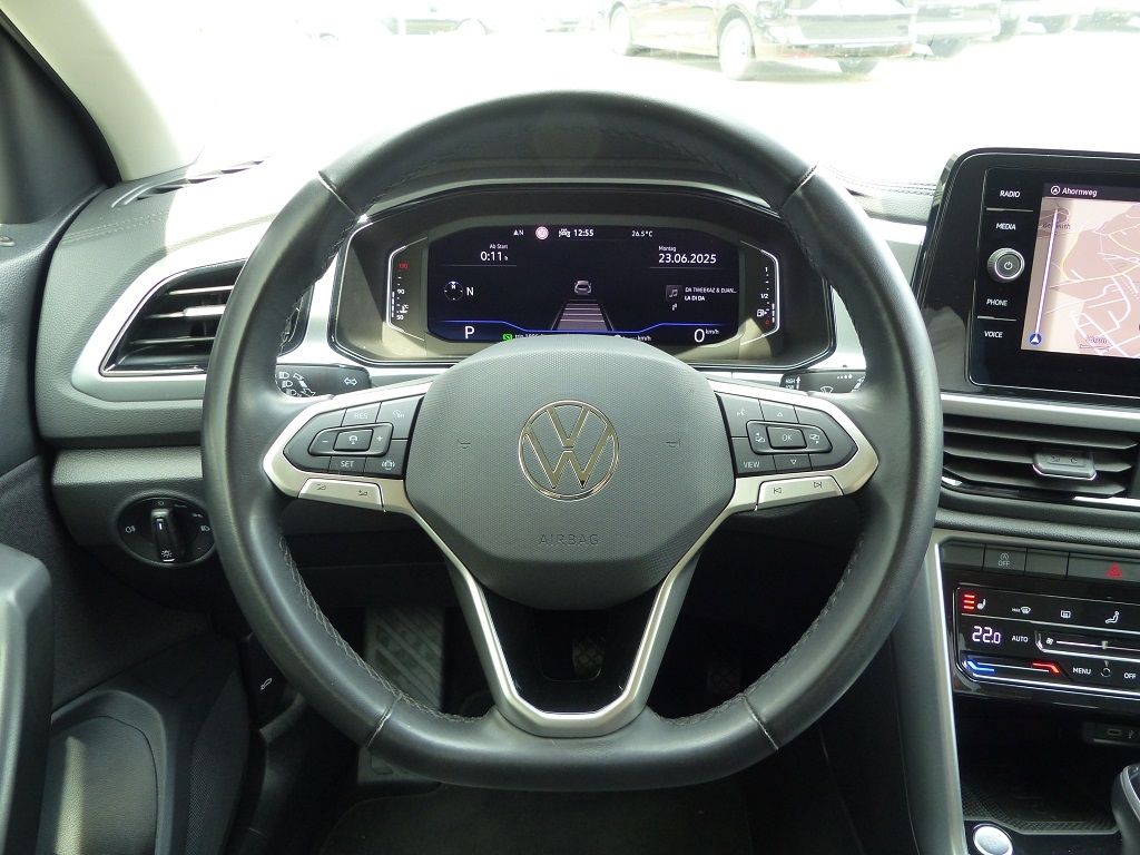 Volkswagen T-Roc 1.5 TSI DSG Life - Samsaru's Car Outlet