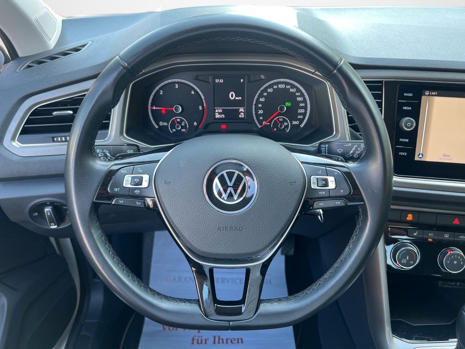 Volkswagen T-Roc Style - Samsaru's Car Outlet