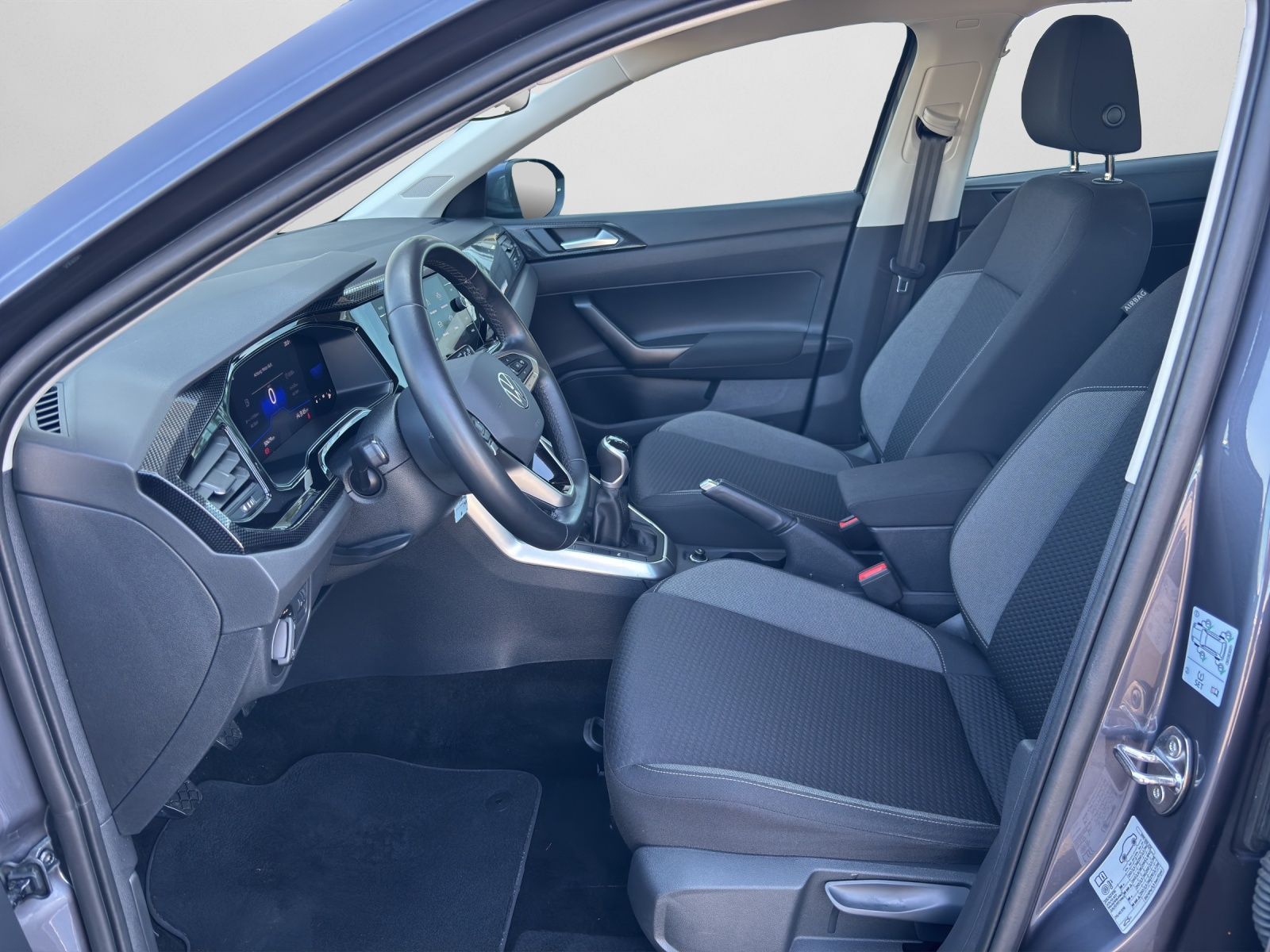 Volkswagen Taigo 1.0 TSI Life - Samsaru's Car Outlet