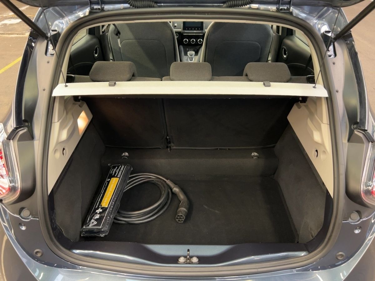 Renault ZOE EXPERIENCE R135 50kWh - Samsaru's Car Outlet