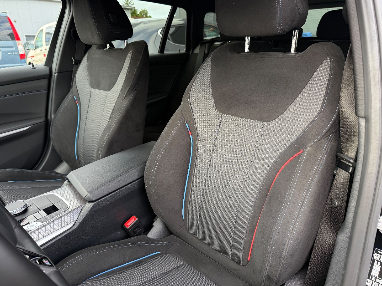 BMW 320 d xDrive M-SPORT FACELIFT AHK Innovation ACC