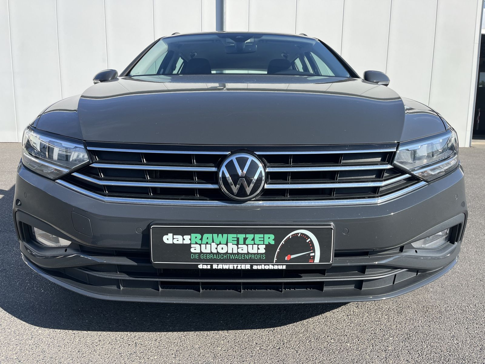 Volkswagen Passat Variant 2.0 TDI DSG - Samsaru's Car Outlet