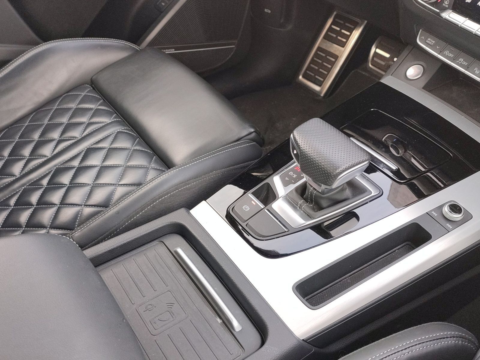 Audi Q5 40 TDI quattro S line*Navi*LED*Alu*AHK*HUD*B&