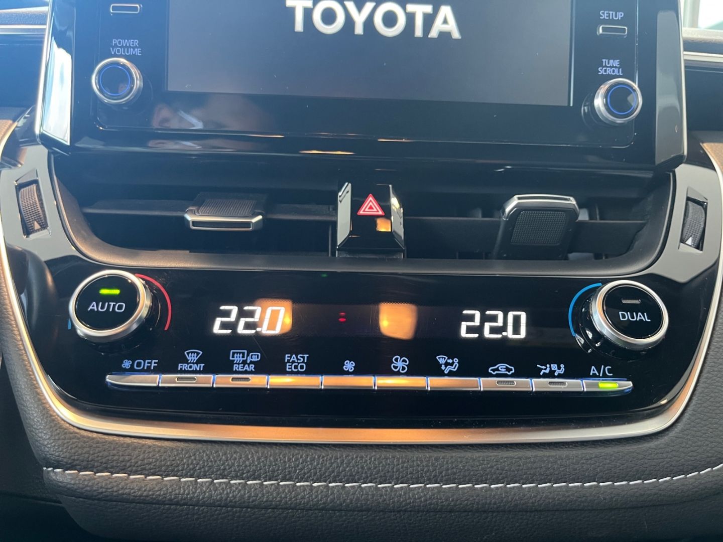 Toyota Corolla 2.0 Hybrid TS Team - Samsaru's Car Outlet