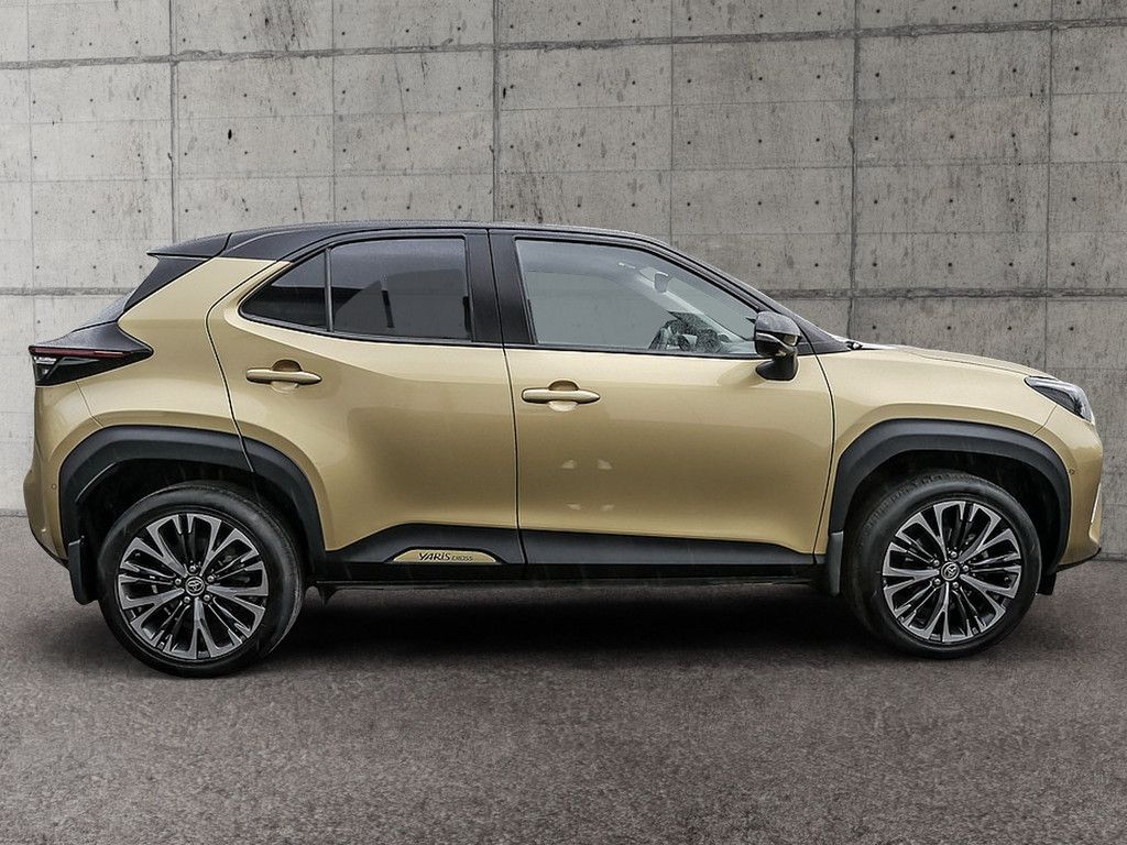 Toyota Yaris Cross 360 Grad SHZ KAMERA NAVI PDC ACC LED