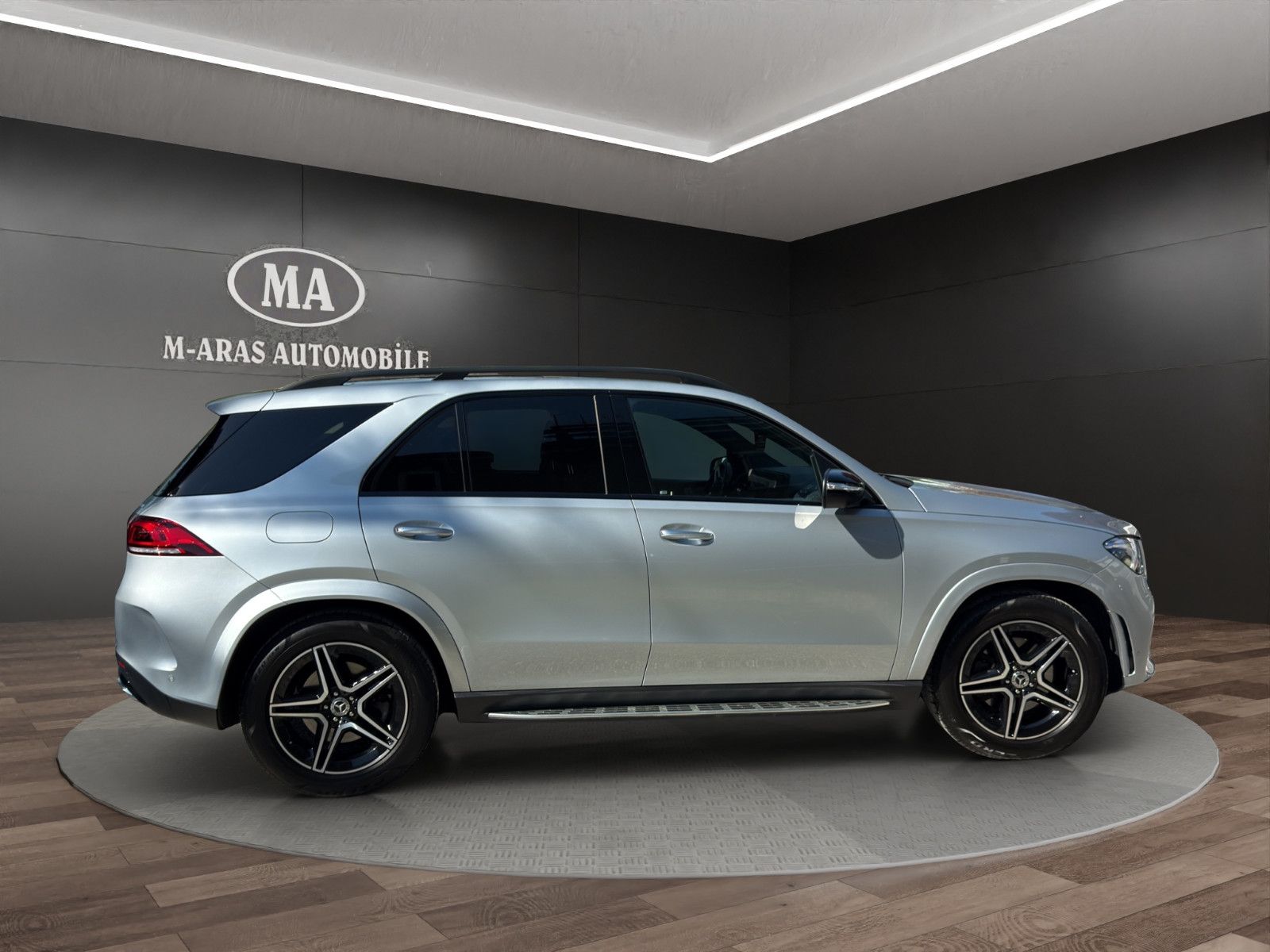 Mercedes-Benz GLE 400d 4Matic AMG Pano Burmester Standh.AHK