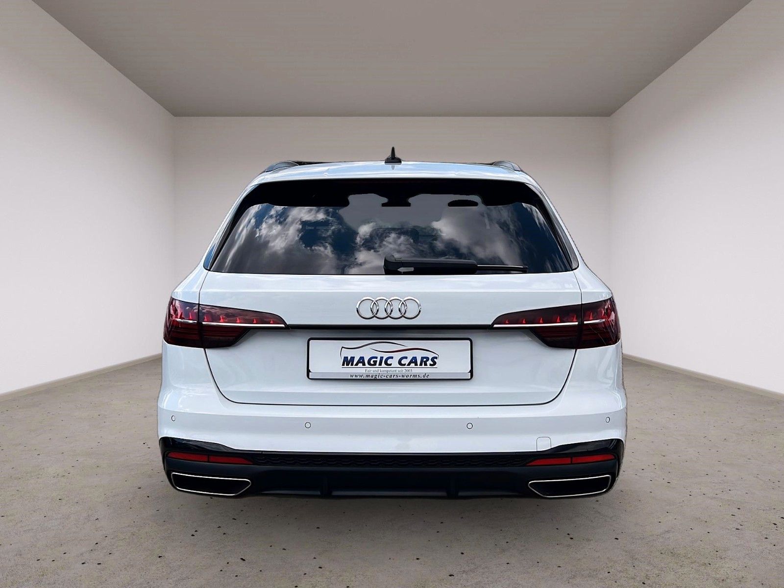 Audi A4 Avant 40 TFSI S tronic S line - Samsaru's Car Outlet