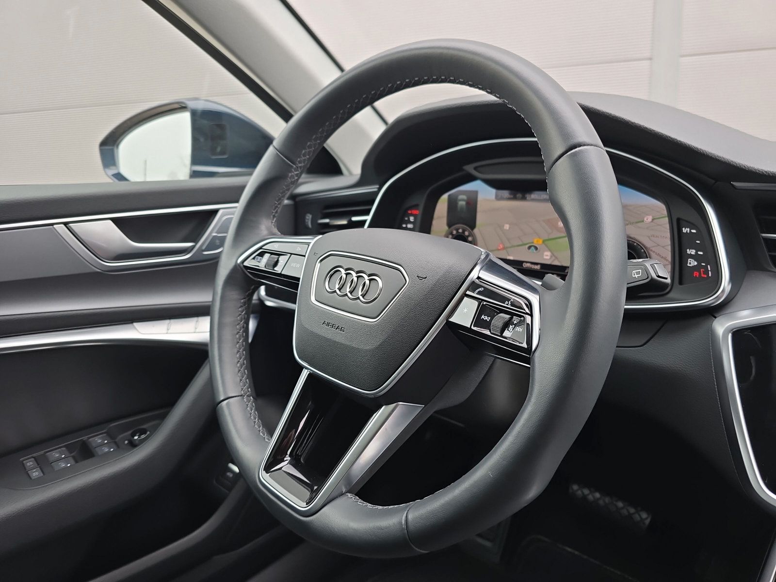 Audi A6 Avant 45 TFSI qu S line - Samsaru's Car Outlet