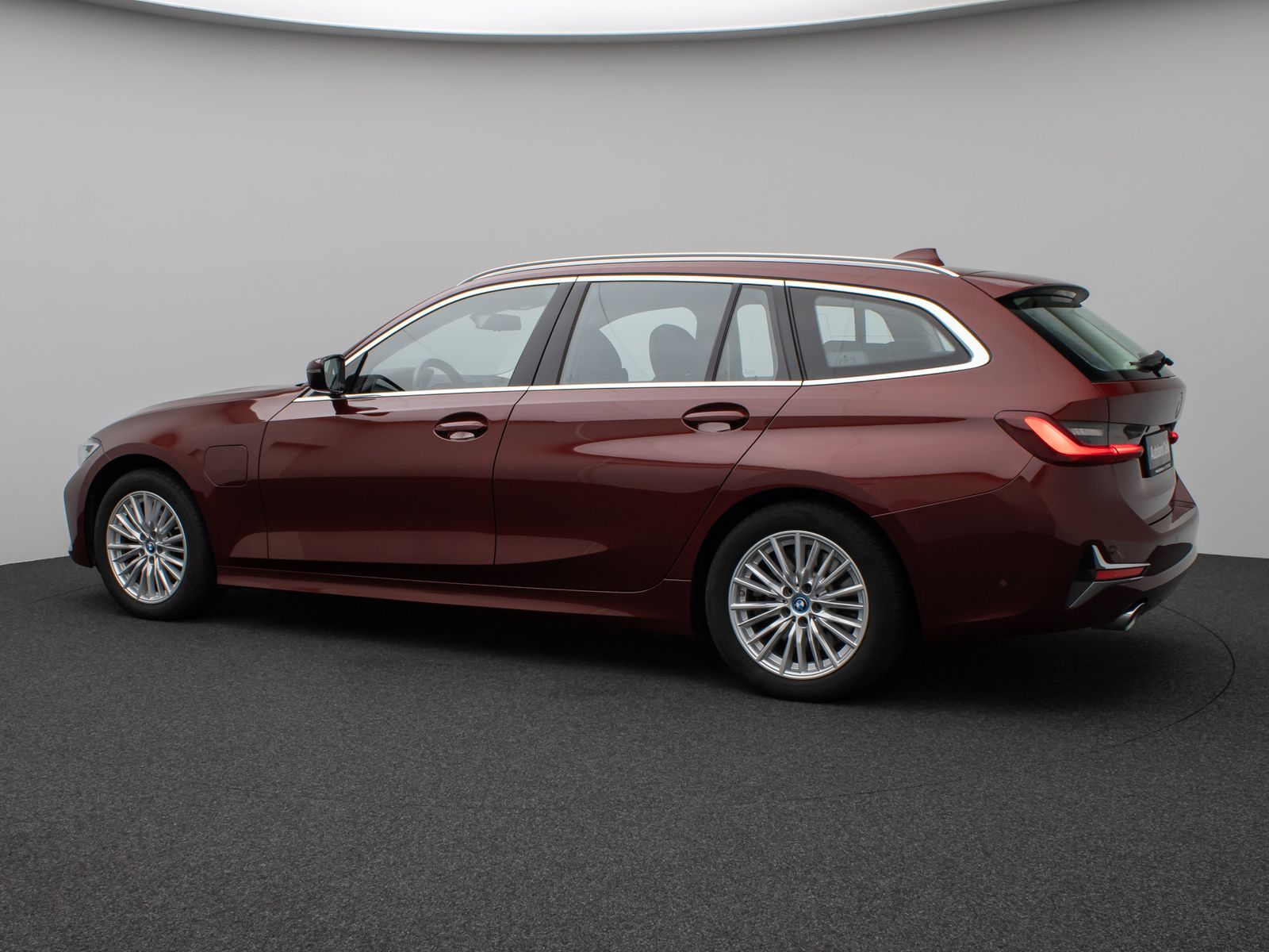 BMW 320e Luxury Line - Samsaru's Car Outlet