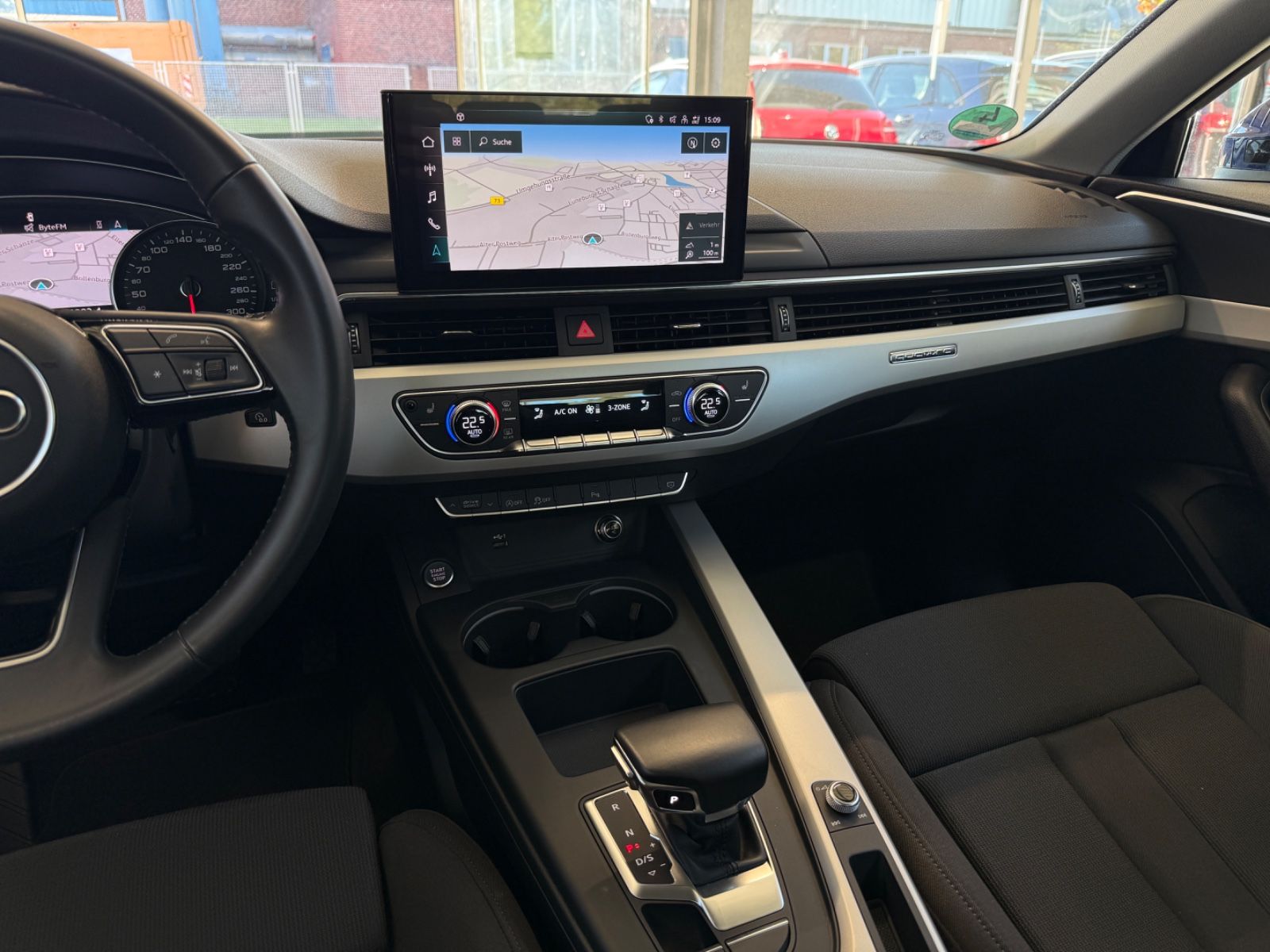 Audi A4 Lim. 40 TDI quattro advanced /1Hd./Matrix/ACC