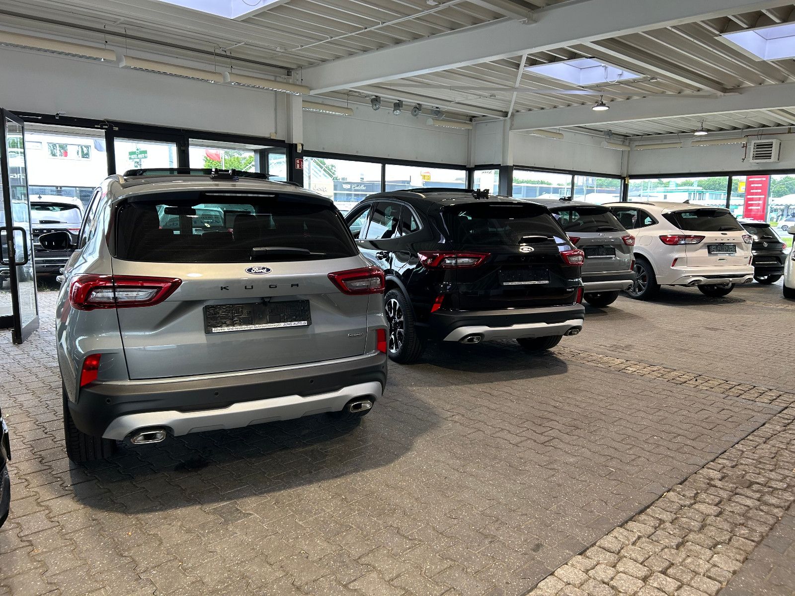 Ford Kuga Hybrid Active X AWD - Samsaru's Car Outlet