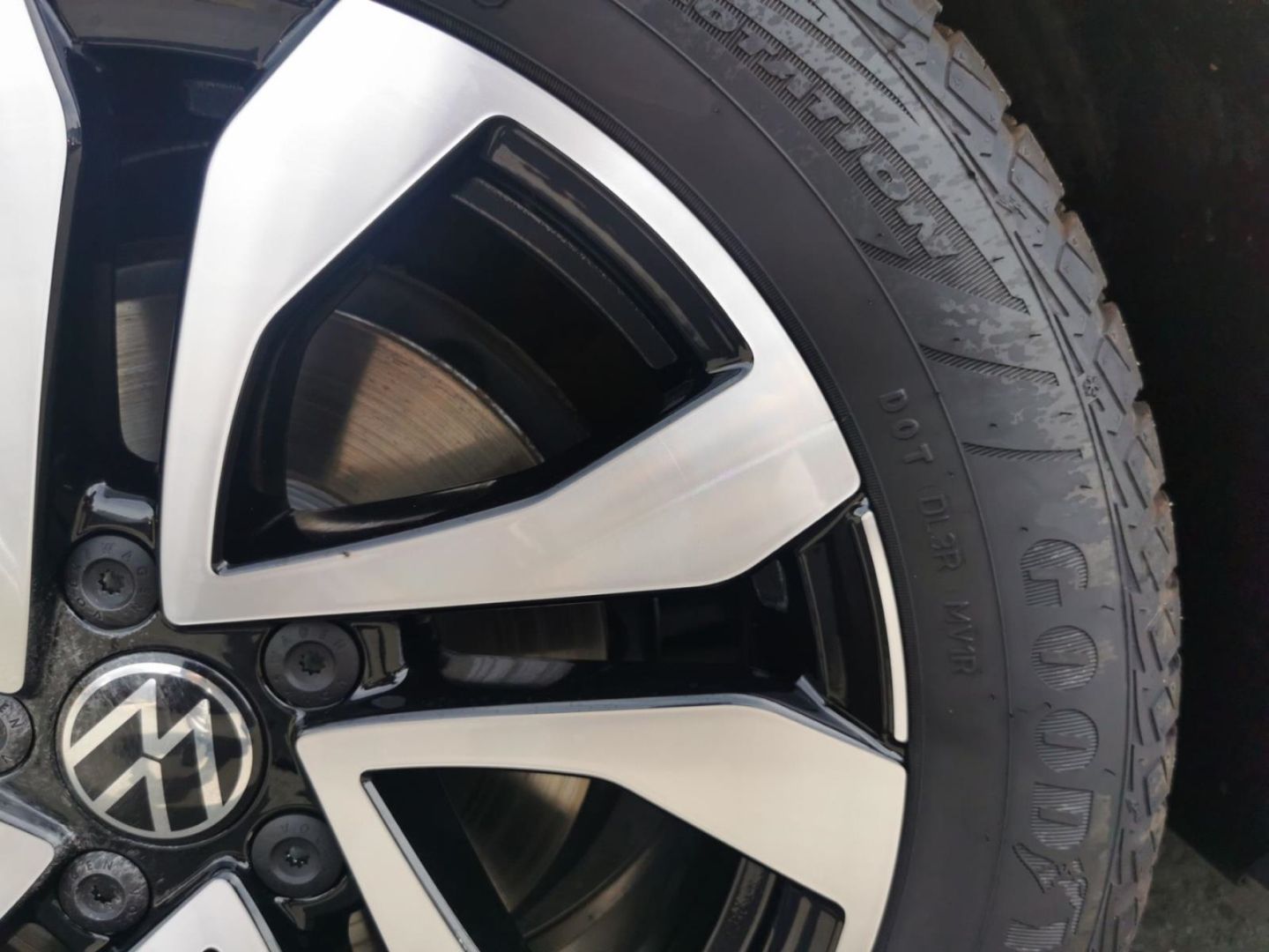 Volkswagen T-Roc Active 1.5 TSI DSG - Samsaru's Car Outlet