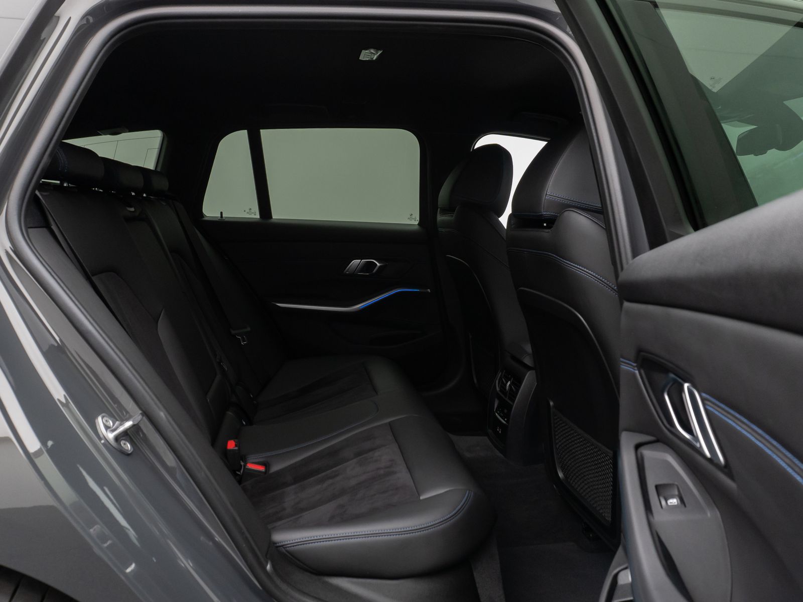 BMW 330i M Sport - Samsaru's Car Outlet