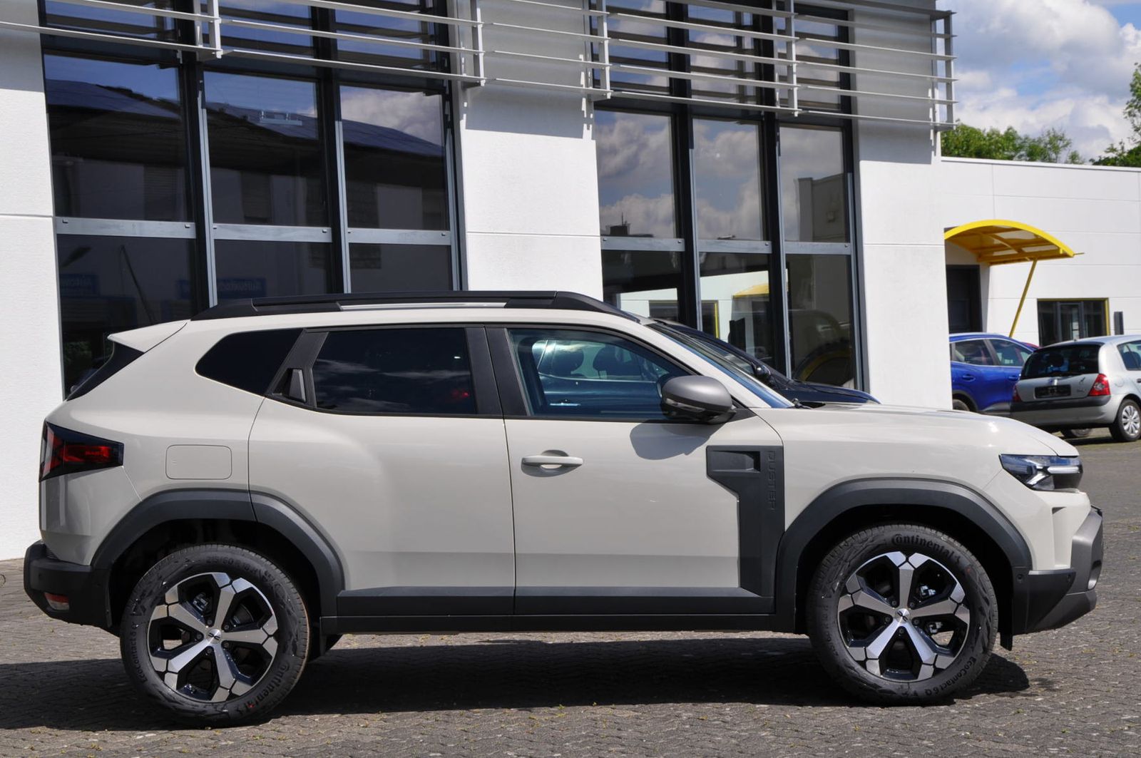 Dacia Duster Journey TCe 130 - Samsaru's Car Outlet
