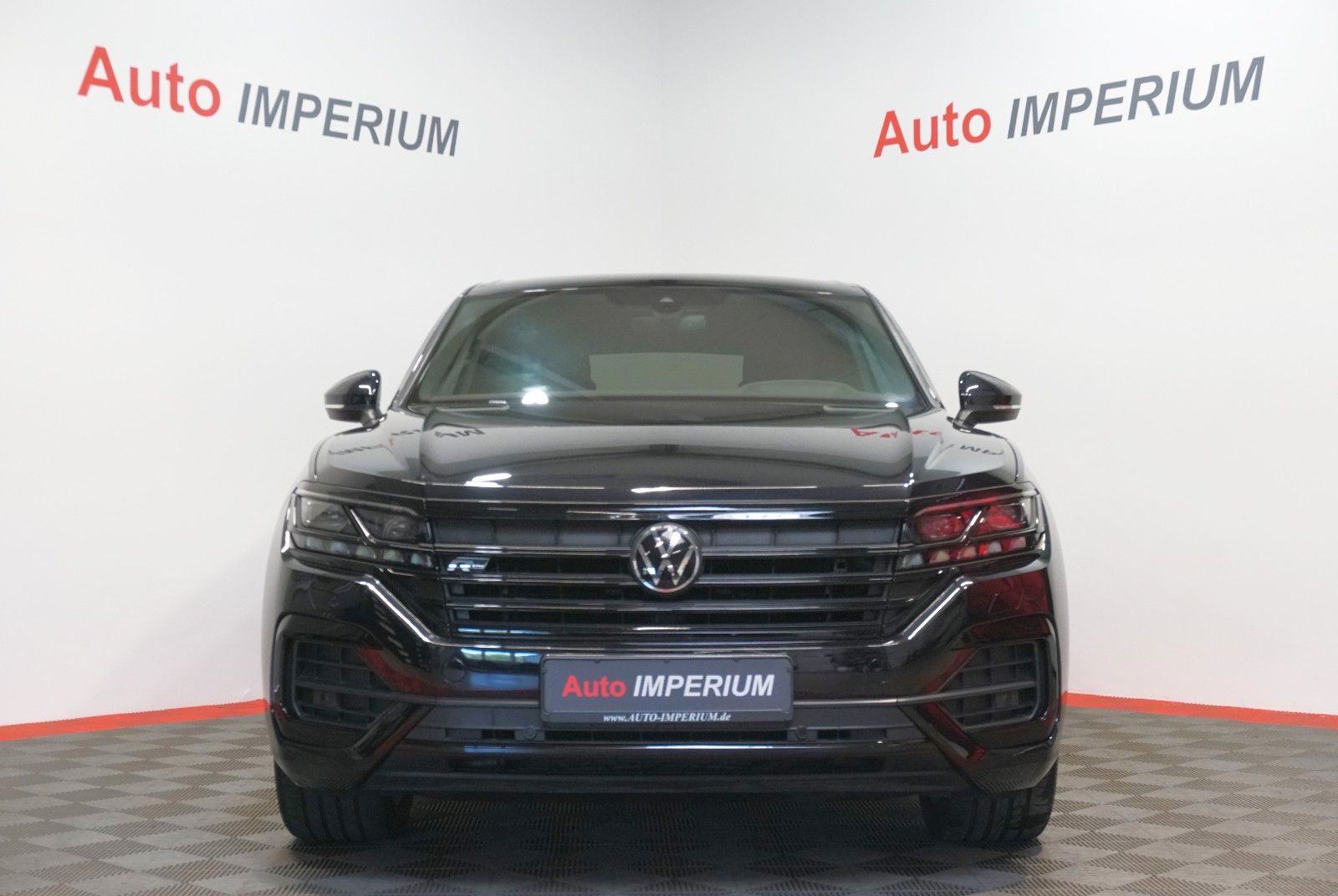 Volkswagen Touareg R-Line 4Motion 3.0 TDI - Samsaru's Car Outlet