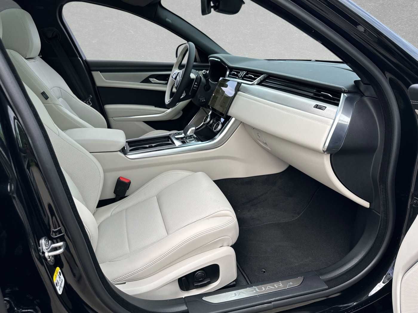 Jaguar XF D200 Sportbrake R-Dynamic SE