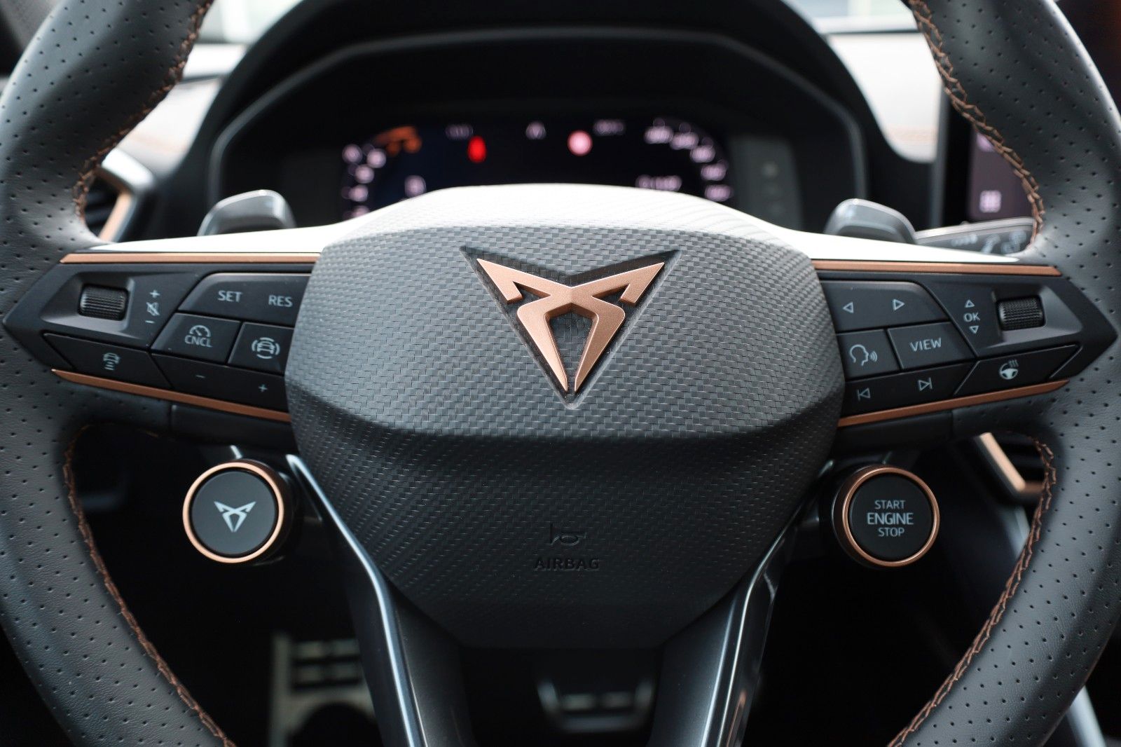 Cupra Formentor 1.5 eTSI - Samsaru's Car Outlet