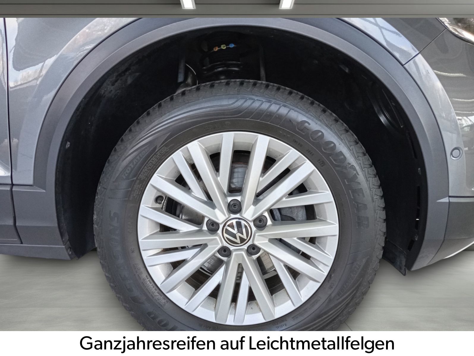 Volkswagen T-Roc - Samsaru's Car Outlet