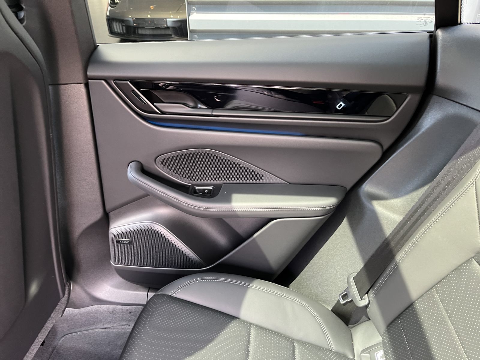 Porsche Macan 4 Pano.,Head-Up,PASM,Servo+,BOSE,InnoDrive