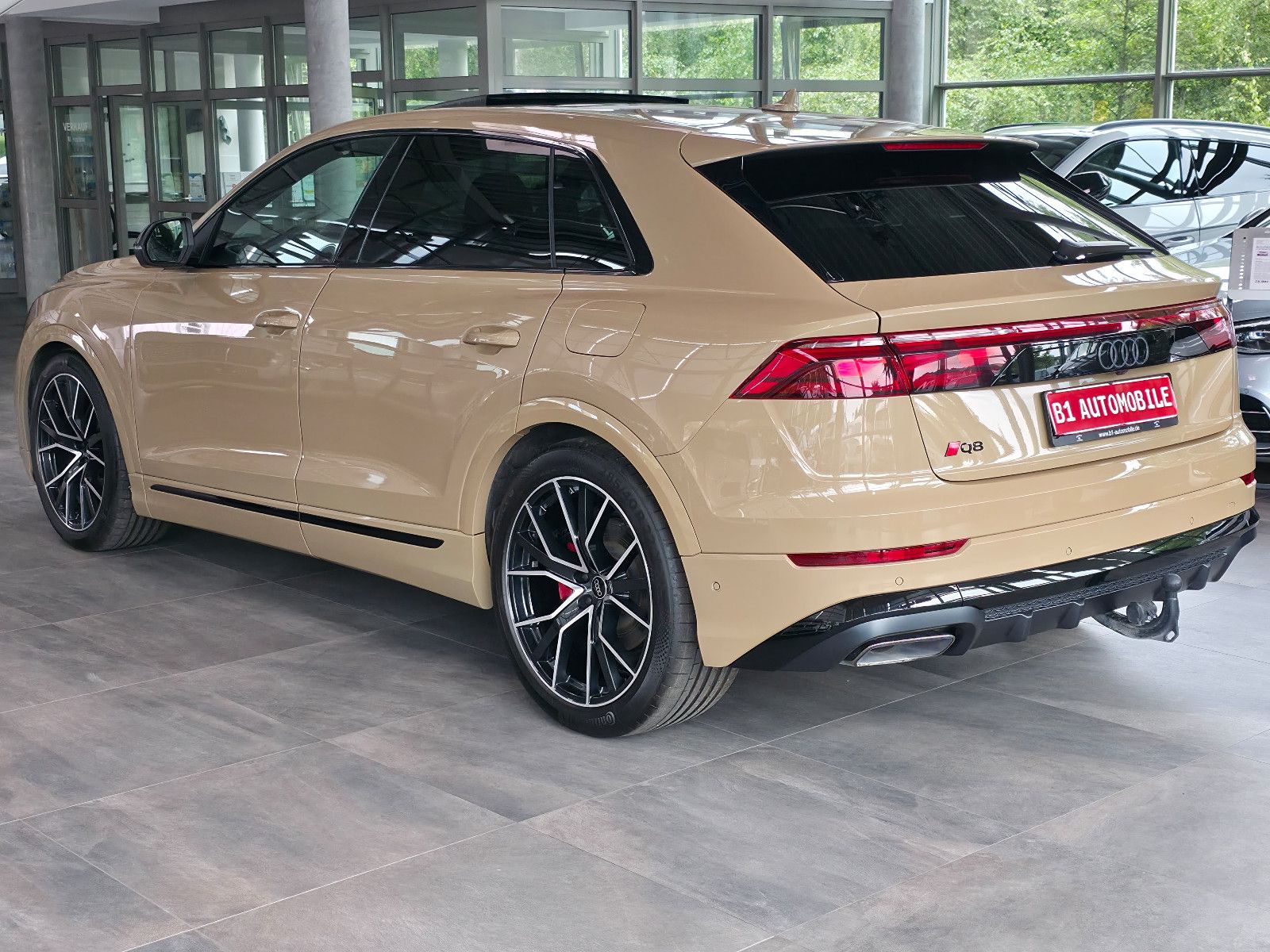 Audi Q8 60 TFSI e quattro - Samsaru's Car Outlet