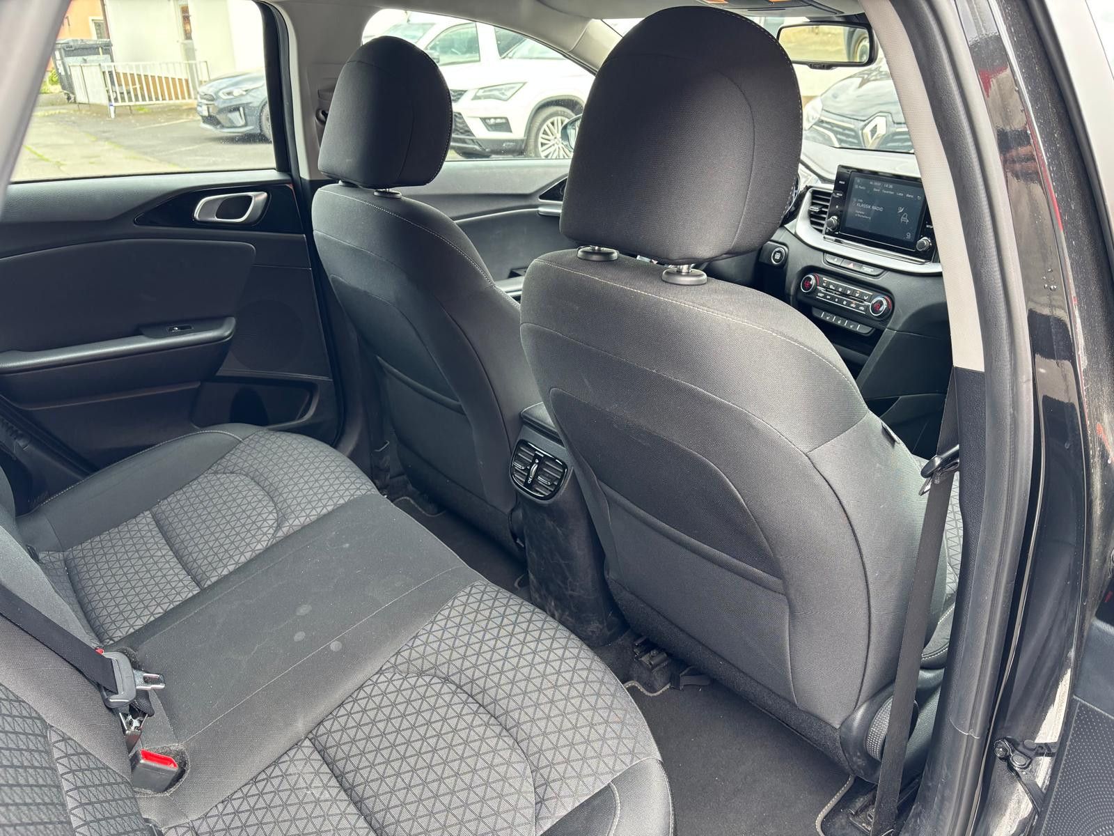 Kia cee'd Sportswagon Plug-in - Samsaru's Car Outlet