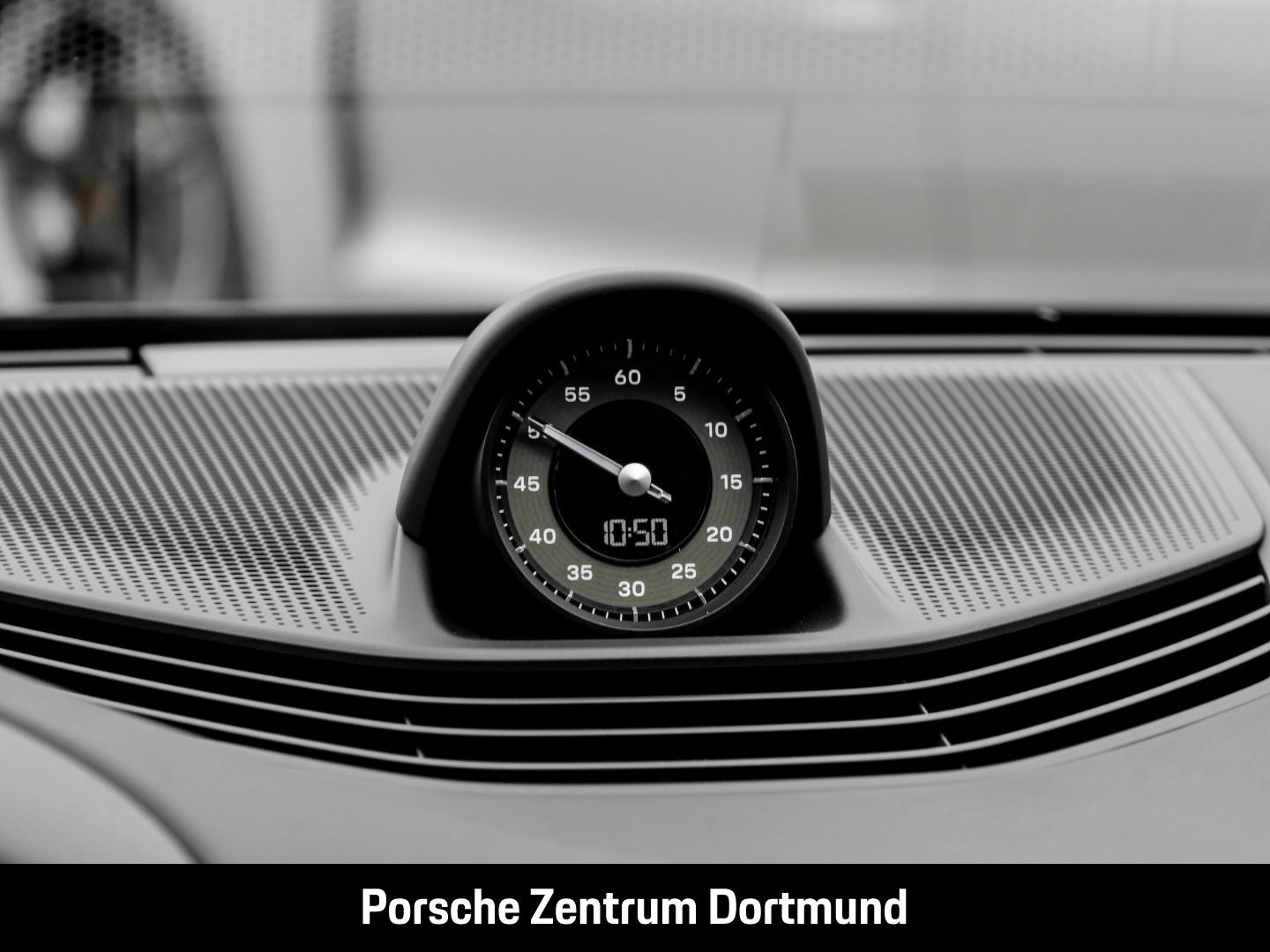 Porsche Taycan Turbo Surround-View LED-Matrix InnoDrive