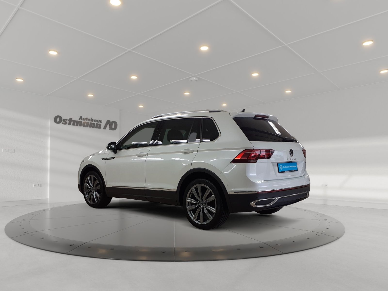 Volkswagen Tiguan 2.0 TDI 4Motion Elegance - Samsaru's Car Outlet