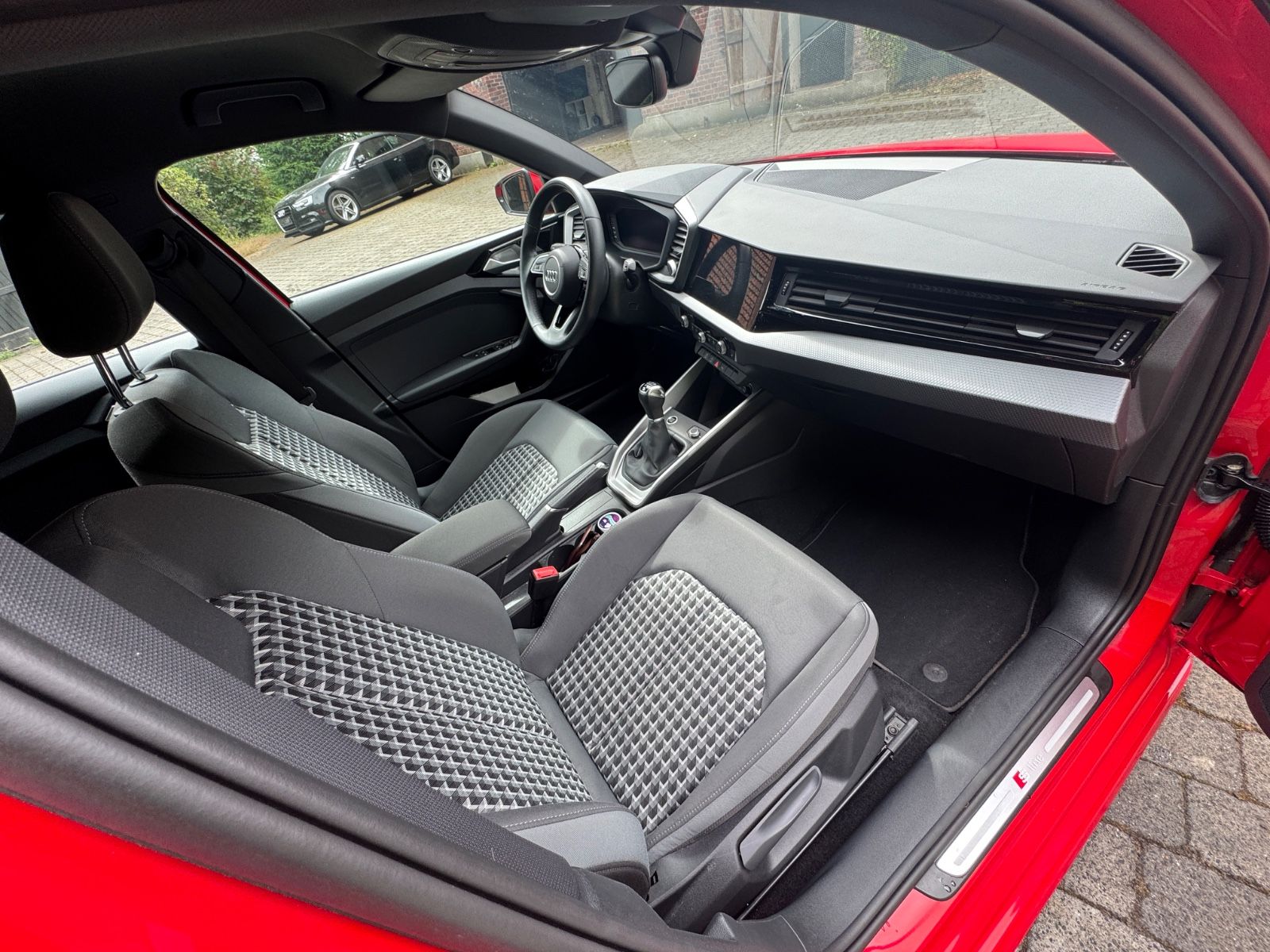 Audi A1 Sportback 30 TFSI S line - Samsaru's Car Outlet