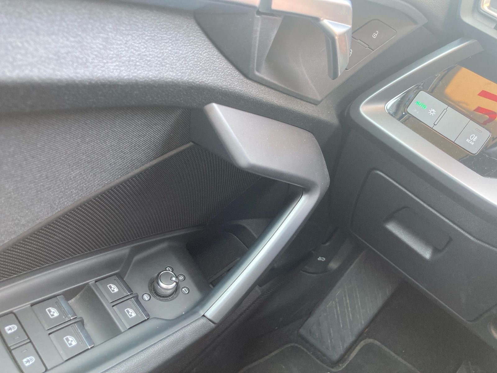Audi A3 Limousine ADVANCED 30TFSI - Samsaru's Car Outlet