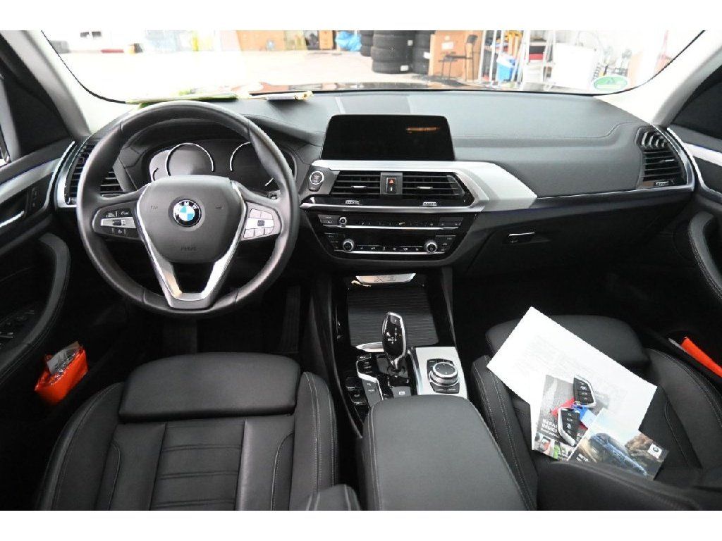 BMW X3 xDrive20d Luxury Line - Samsaru's Car Outlet