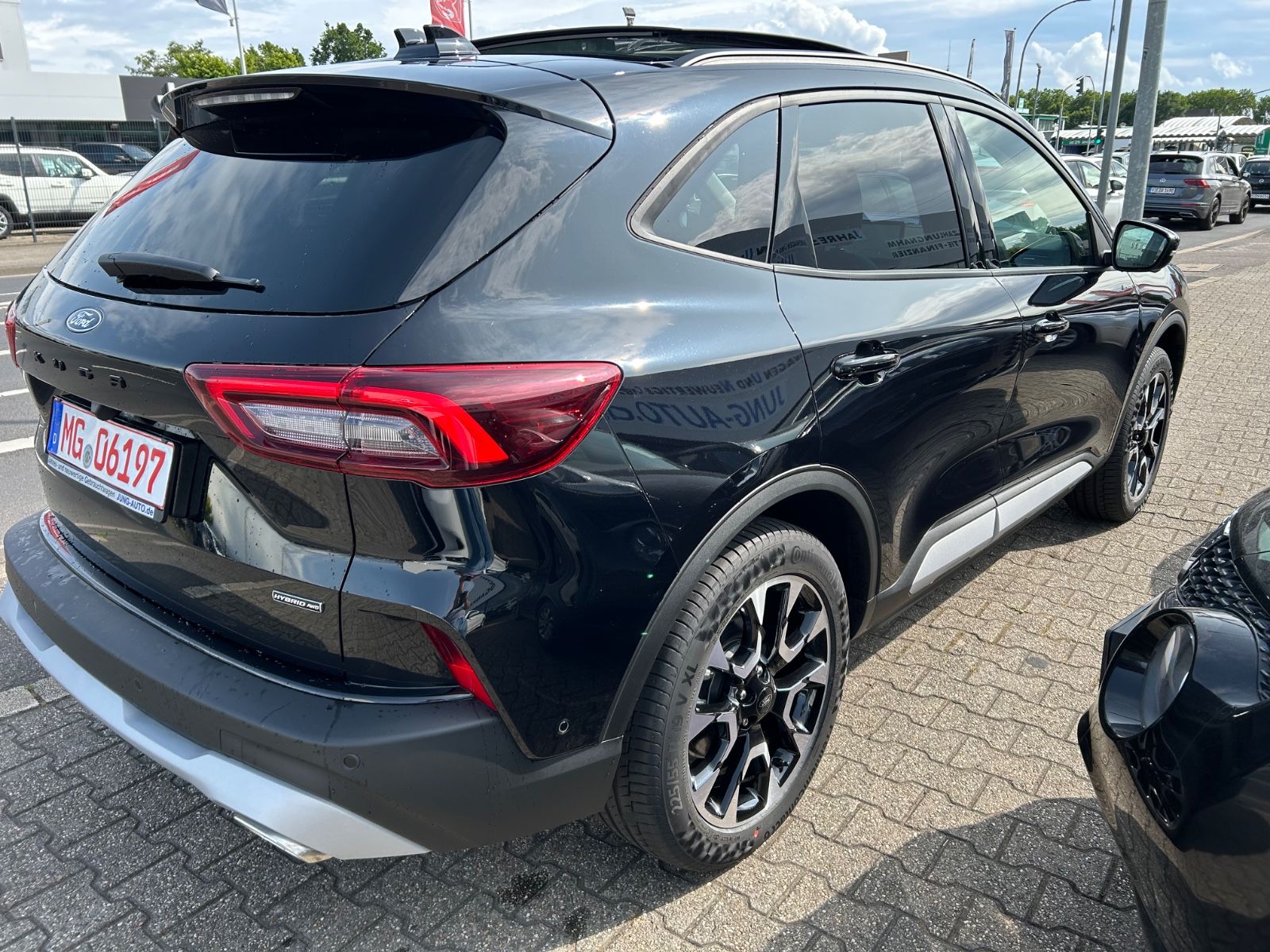 Ford Kuga Hybrid Active X AWD - Samsaru's Car Outlet