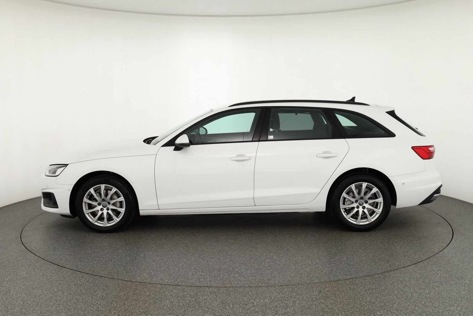 Audi A4 40 TDI Avant S-tronic - Samsaru's Car Outlet
