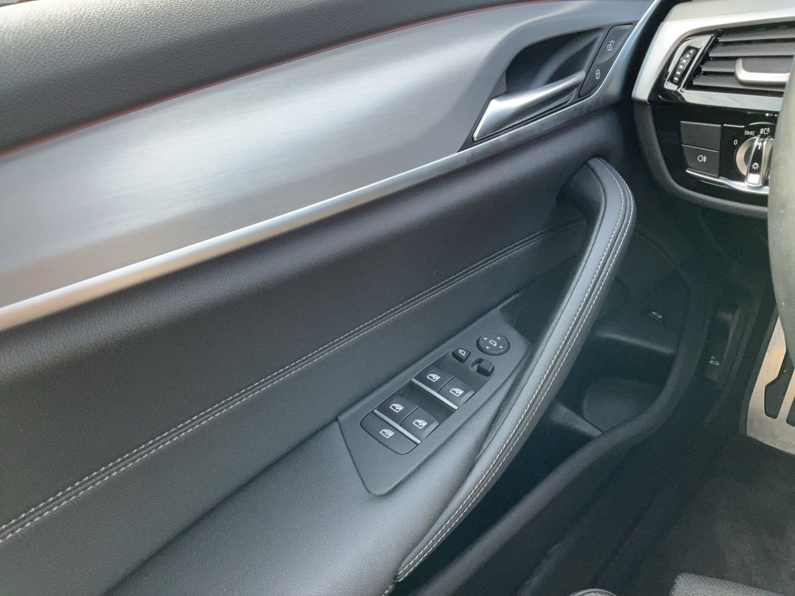 BMW 520d xDrive M SPORT RÜCKFAHR SHZ DAB