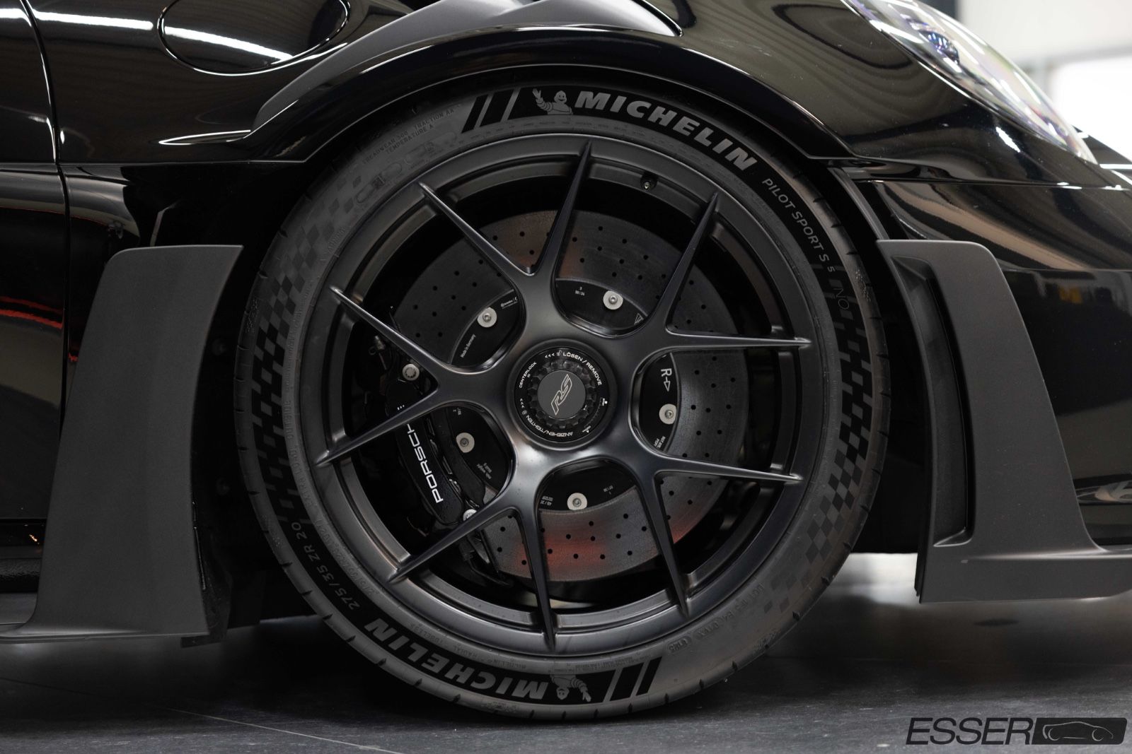 Porsche 992 GT3 RS - Samsaru's Car Outlet