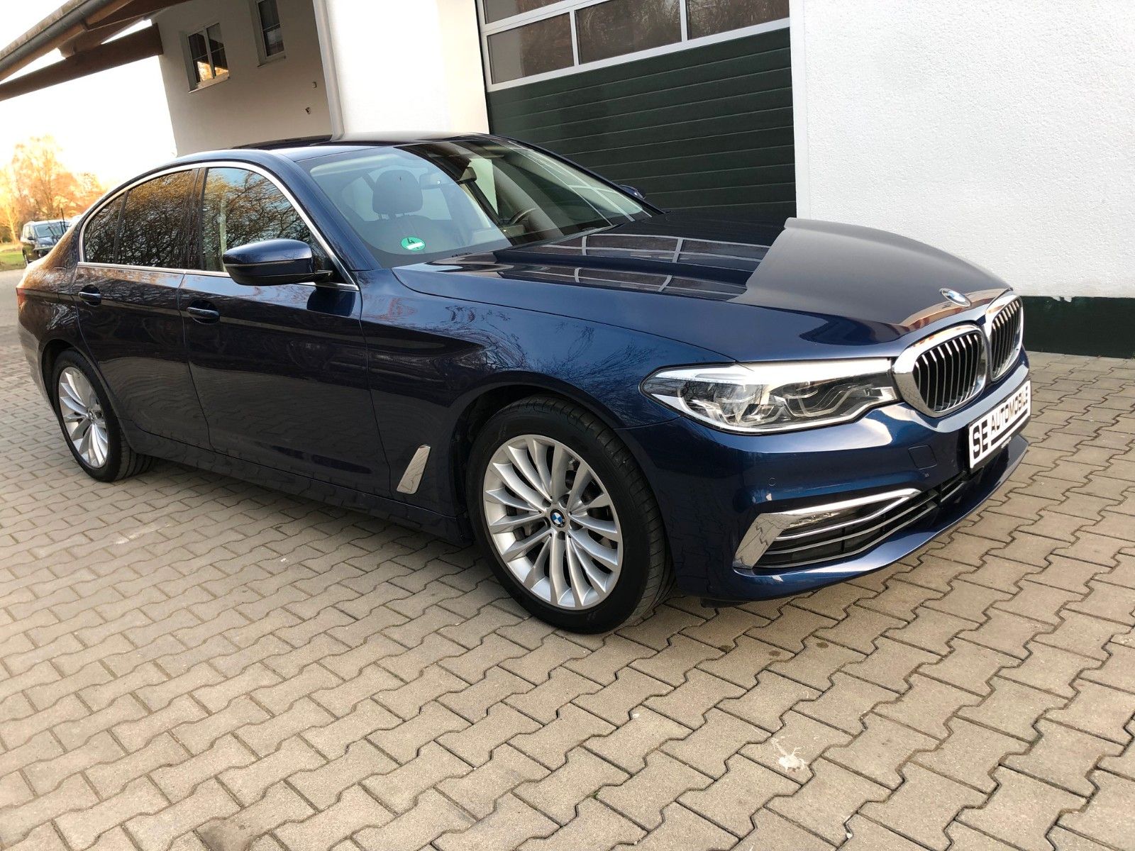 BMW 530 d xDrive *HEAD-UP-LEDER-NAVI*KAME*KOMFOR*LED