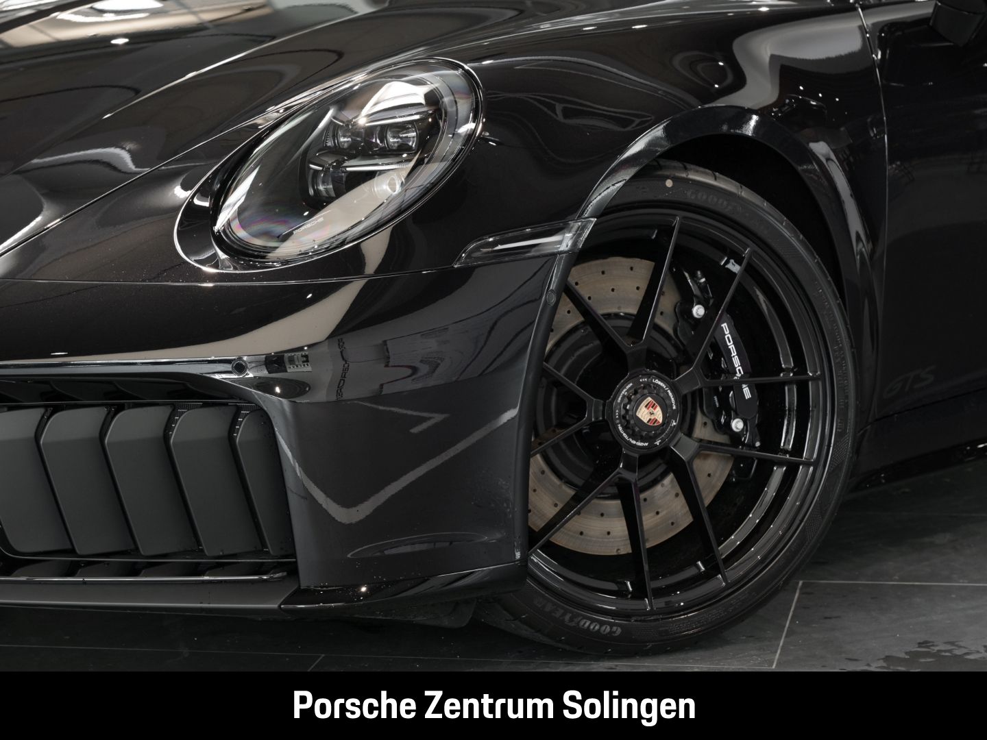 Porsche 911 Carrera 4 GTS Cabriolet HD-Matrix Lift Bose