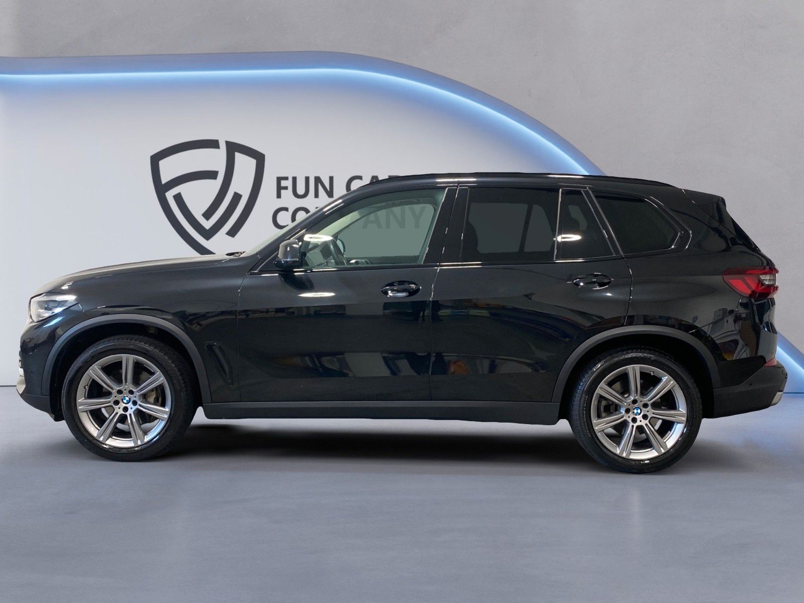 BMW X5 xDrive 30d M-Shadow HuD LEDER AHK LED 20 Zoll