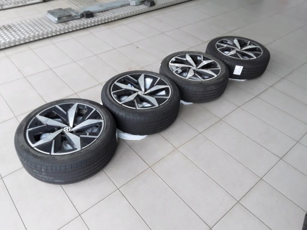 Volkswagen ID.4 GTX 4M +AHK +WÄPU +PANO +RKAM +TRAVEL +