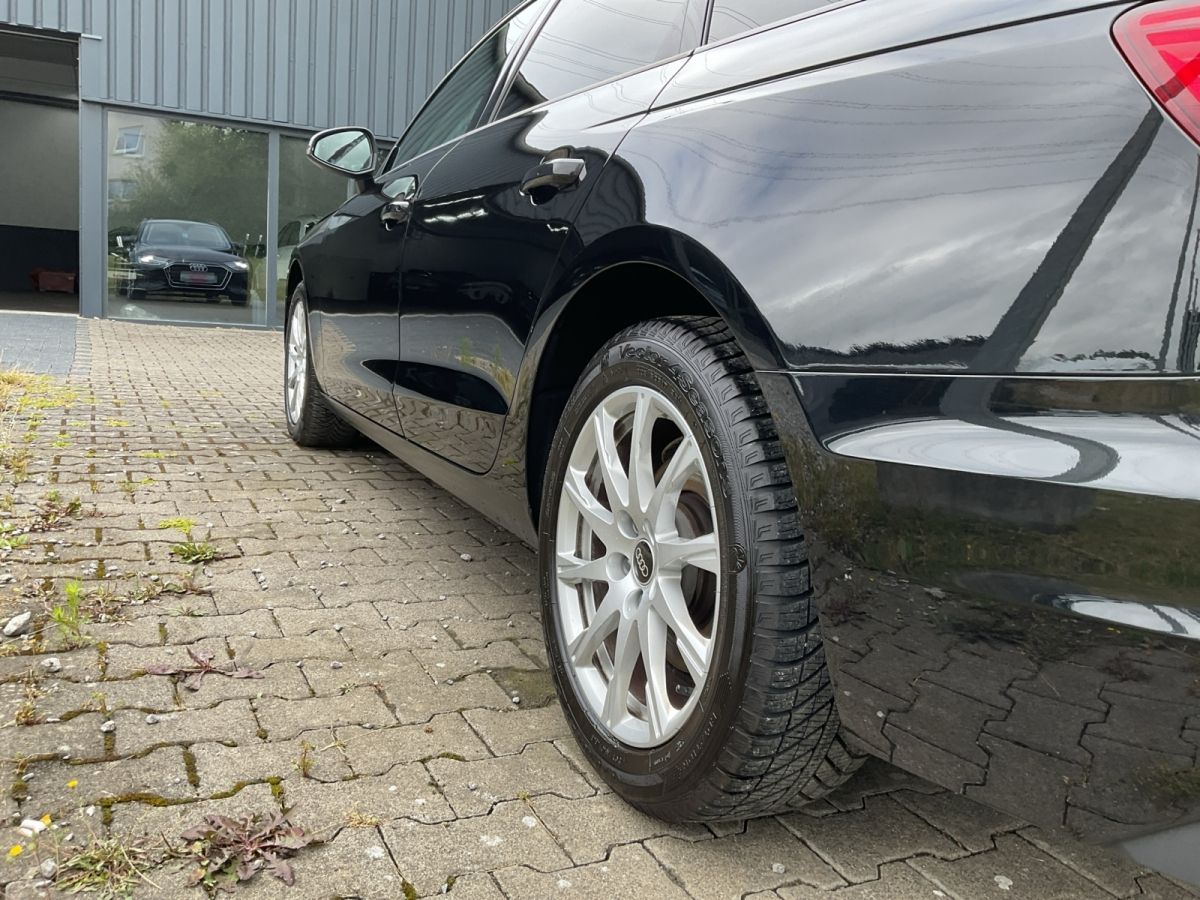 Audi A4 Avant 35 2.0 TFSI S-tronic - Samsaru's Car Outlet