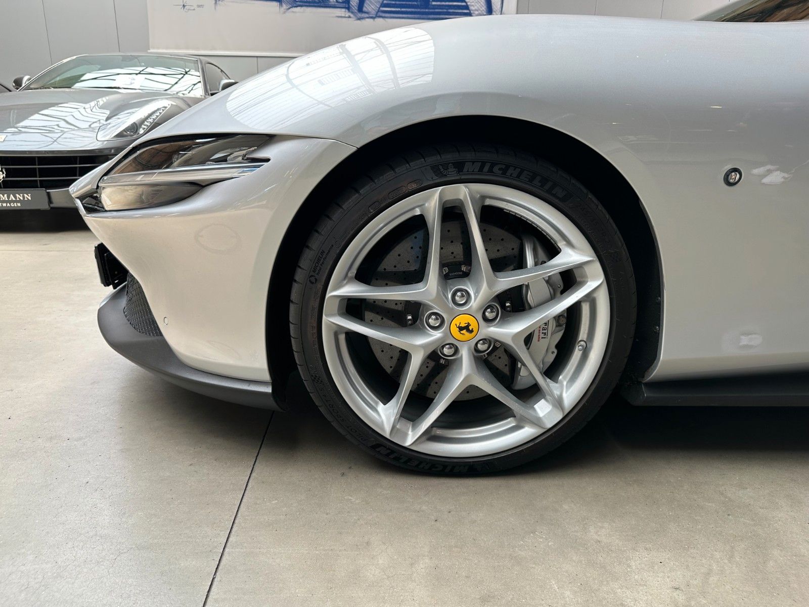 Ferrari Roma 3.9 T V8 - Samsaru's Car Outlet