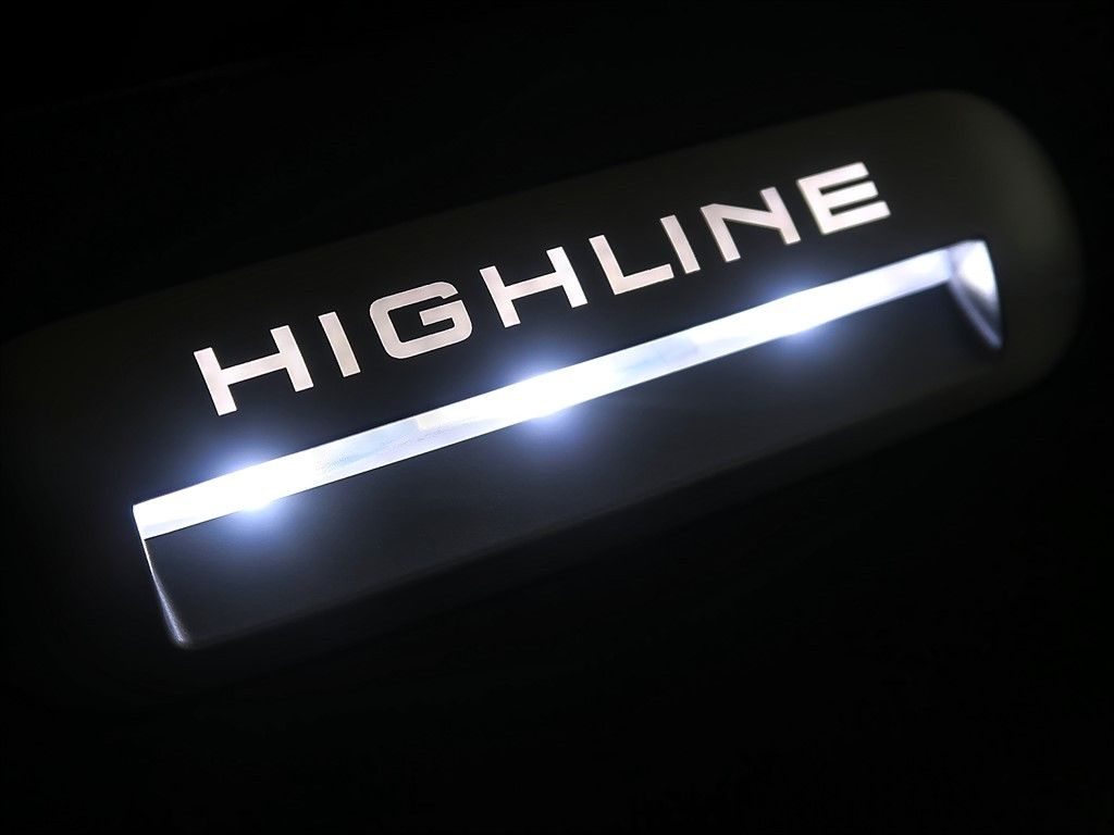 Volkswagen T6.1 Highline DSG 4MOTION - Samsaru's Car Outlet