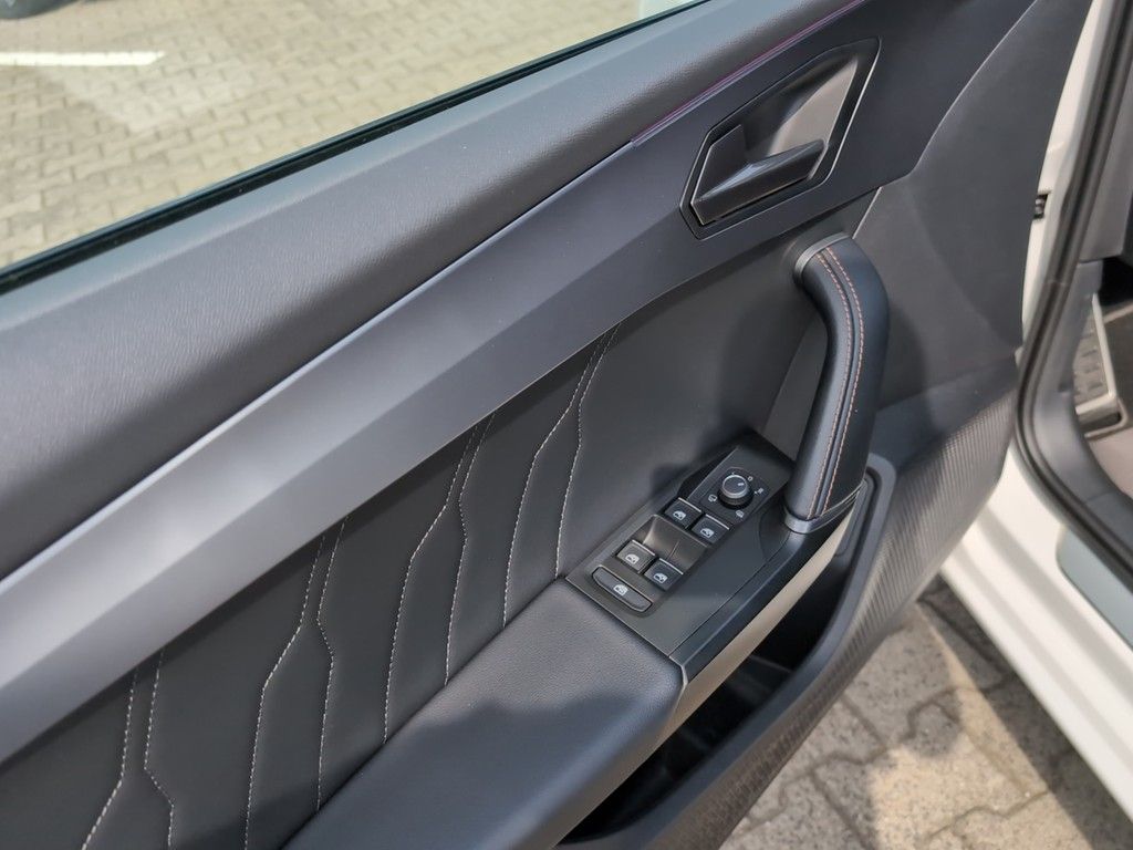 Cupra Leon Sportstourer e-Hybrid - Samsaru's Car Outlet