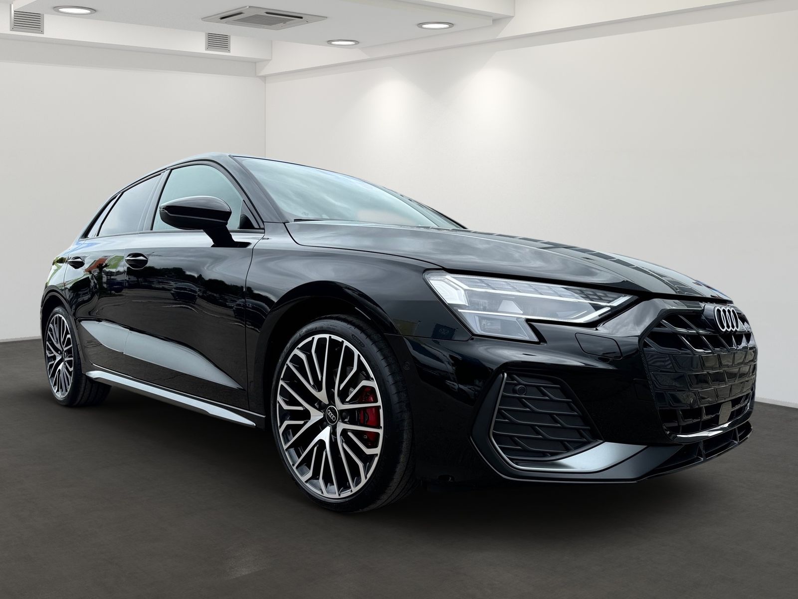 Audi A3 Sportback 35 TFSI S line - Samsaru's Car Outlet