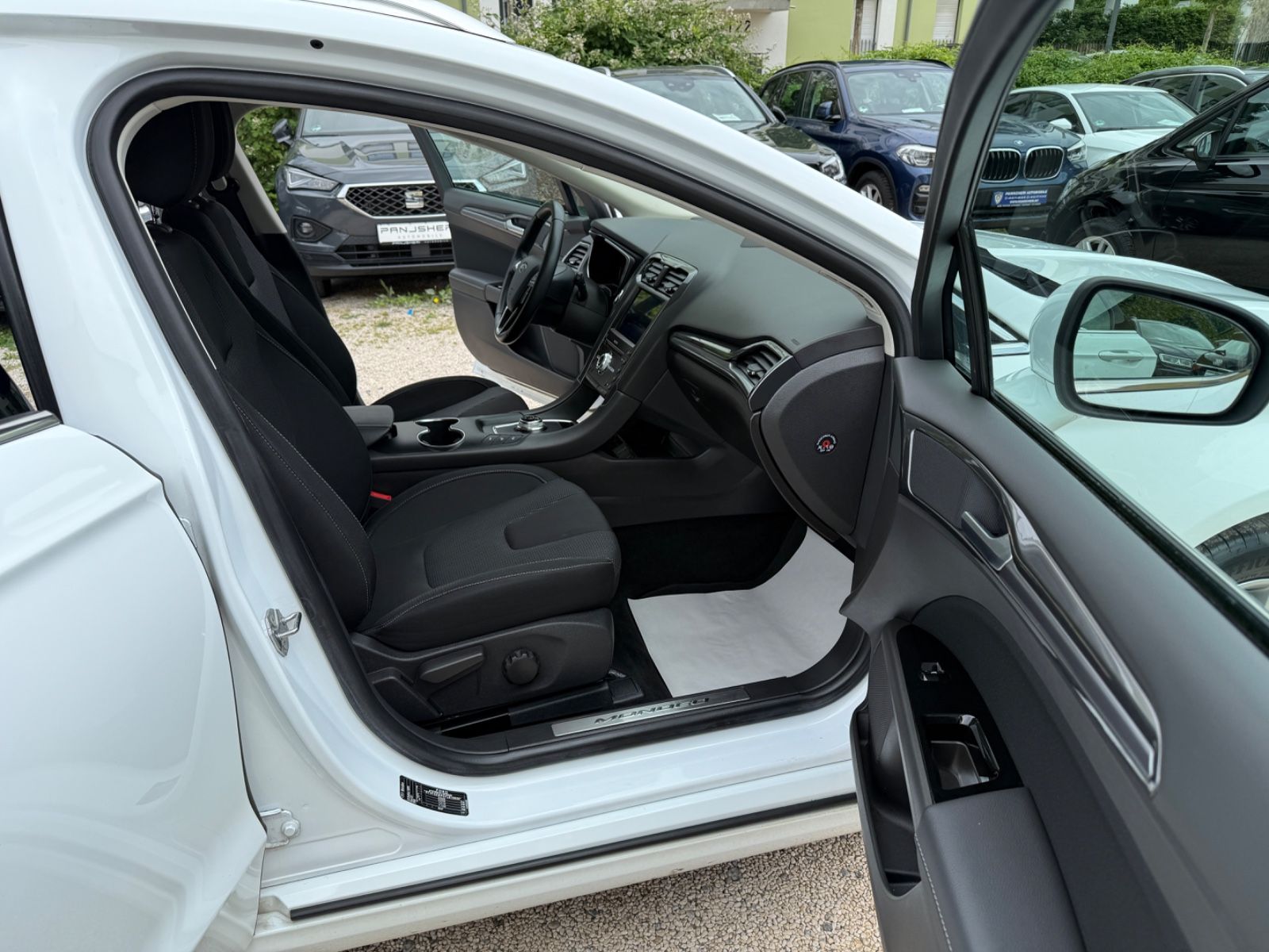 Ford Mondeo 2.0 EcoBlue Aut Turnier Titanium - Samsaru's Car Outlet