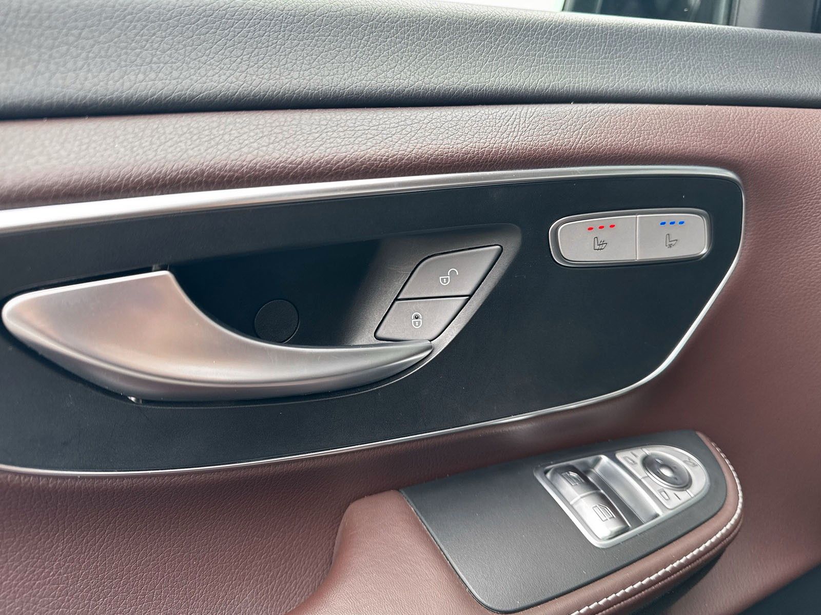 Mercedes-Benz V 250 AMG-Line - Samsaru's Car Outlet